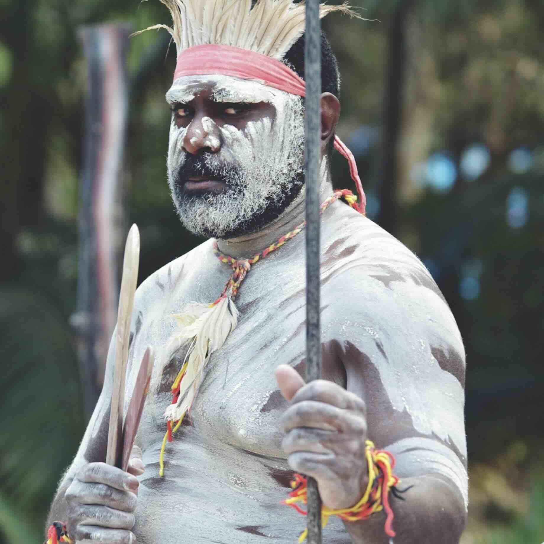 Indigenous-Australian-man-in-traditional-attire